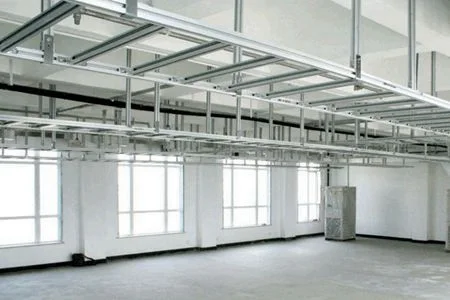 Busway system installed in a factory workshop for flexible distribution to production equipment